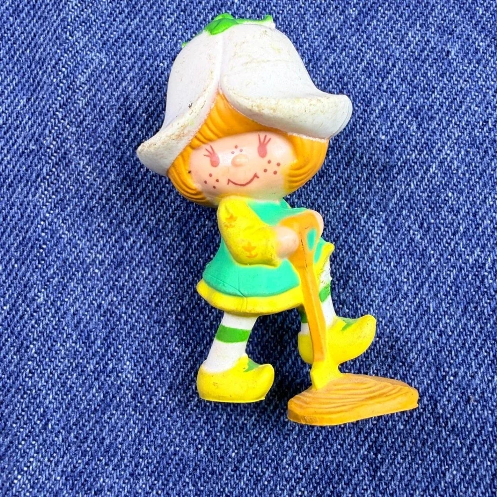 Vintage 1983 Strawberry Shortcake Angel Cake PVC Mini Figure AGC Toy